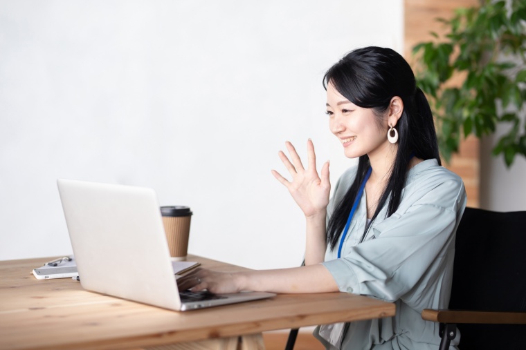 Google Meetの基本的な使い方を解説！会議の参加や主催する方法、便利機能まで