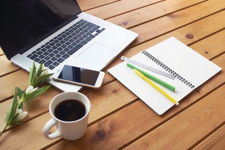 新人教育に動画マニュアルを導入するメリットとマニュアル動画制作のポイント